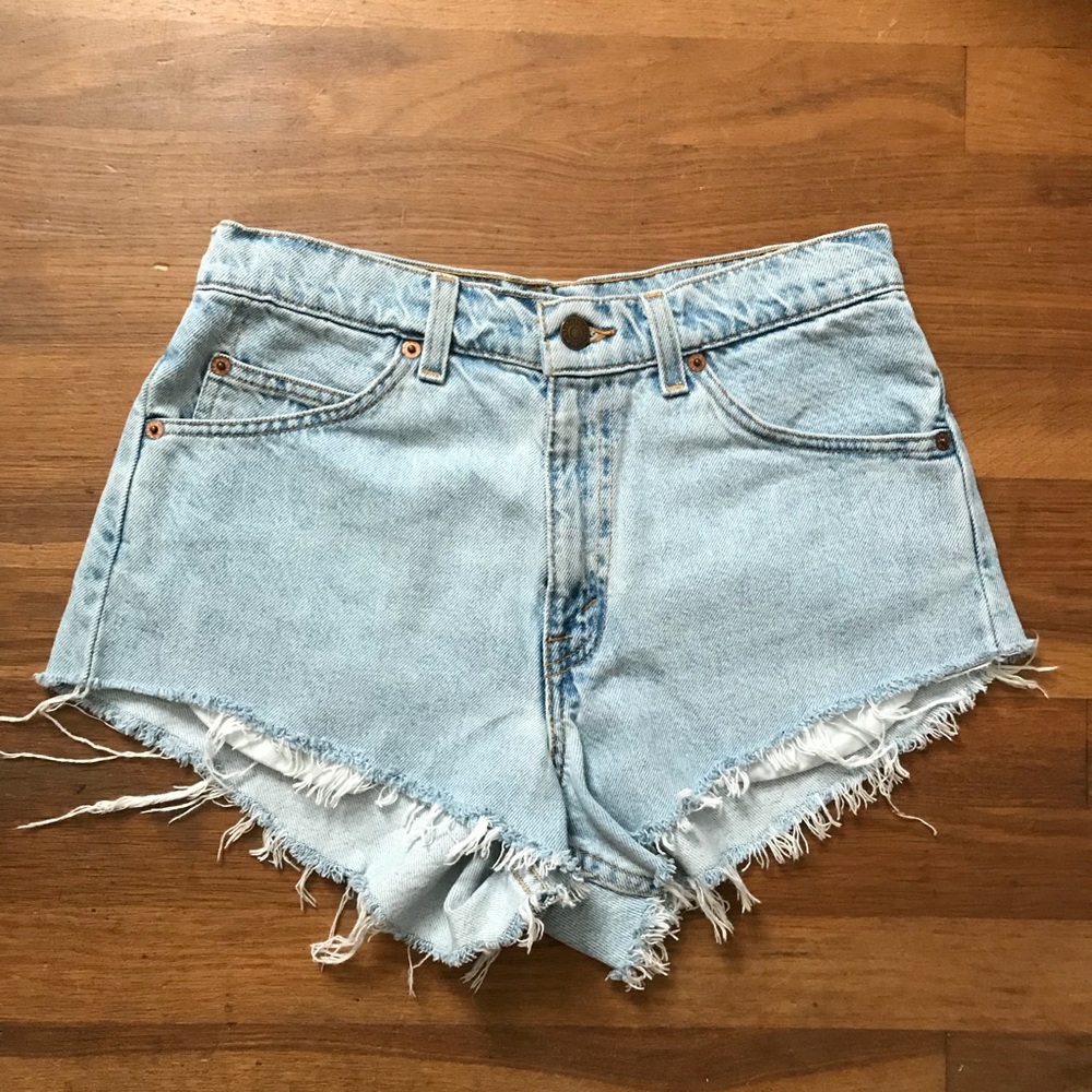 LEVIS highwaisted denim shorts